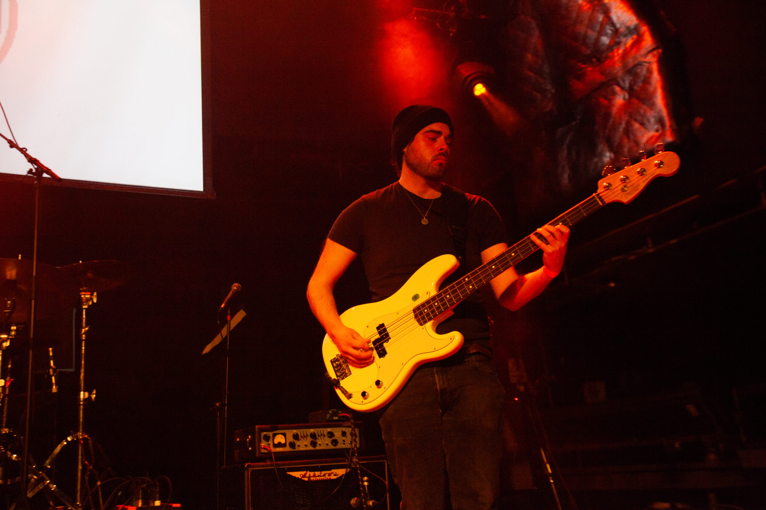 Kyle Lapsley, Bass. O2